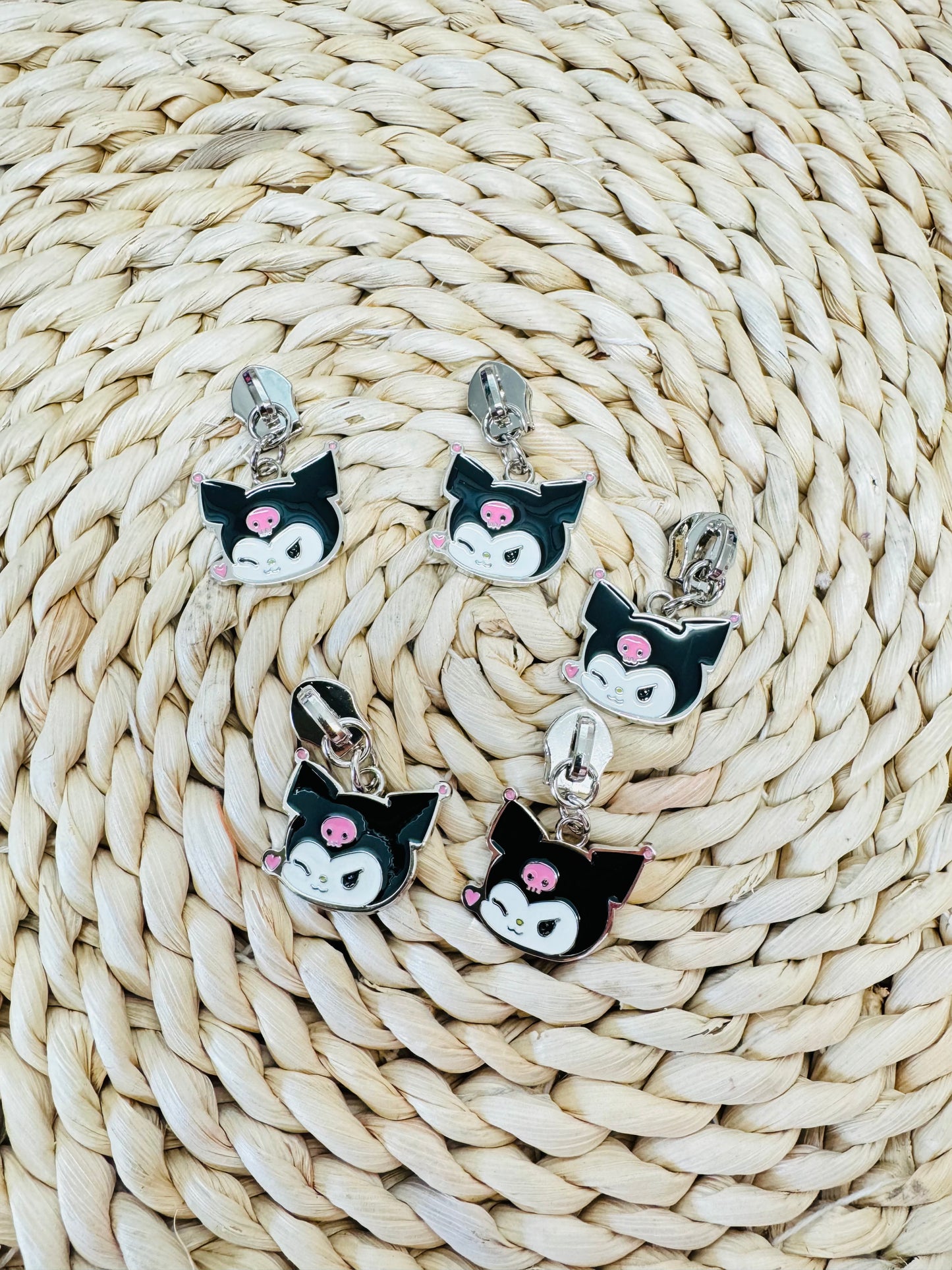 Kawaii zipper pull